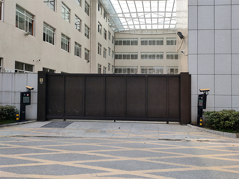 長沙雨花農(nóng)商行金庫-鋅鋼平移門8米